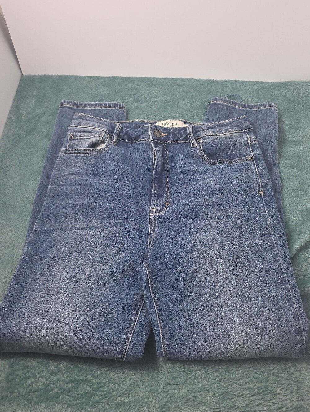 Hidden High-Rise Slim Fit Jeans in Medium Blue